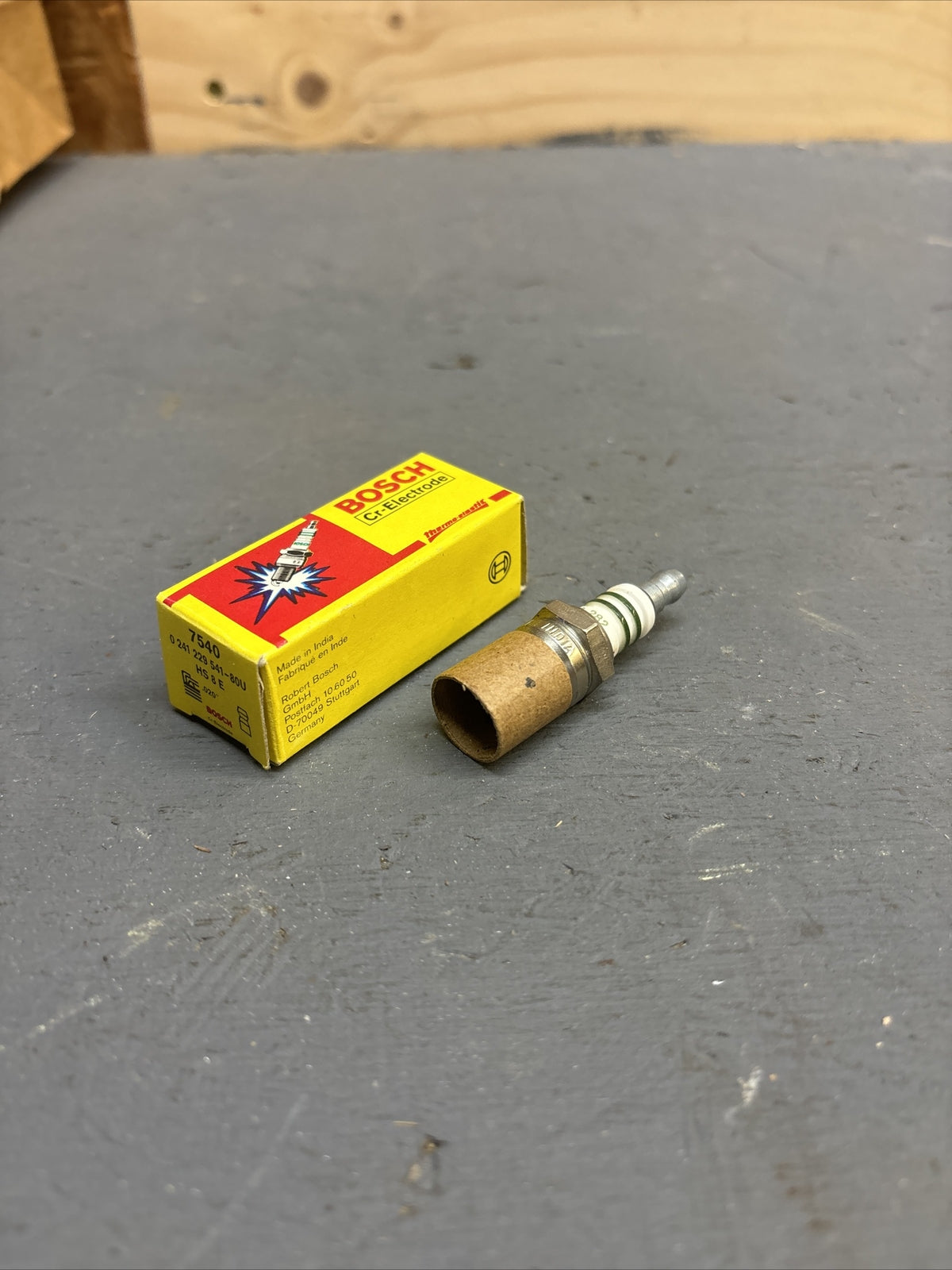 HS8E BOSCH SPARK PLUG